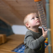 Indoorspielplatz mit Kleinkind, Foto: Glücksfoto GbR - Rico Schwarze