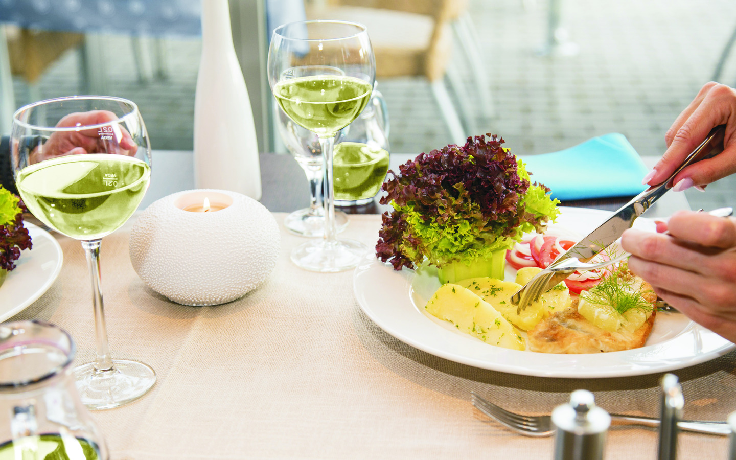 A la carte essen im Strandhotel, Foto: Harry Müller