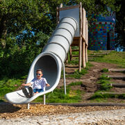 Rutsche auf dem Spielplatz am Seestrand Senftenberg, Foto: Rico Schwarze - Glücksfoto GbR